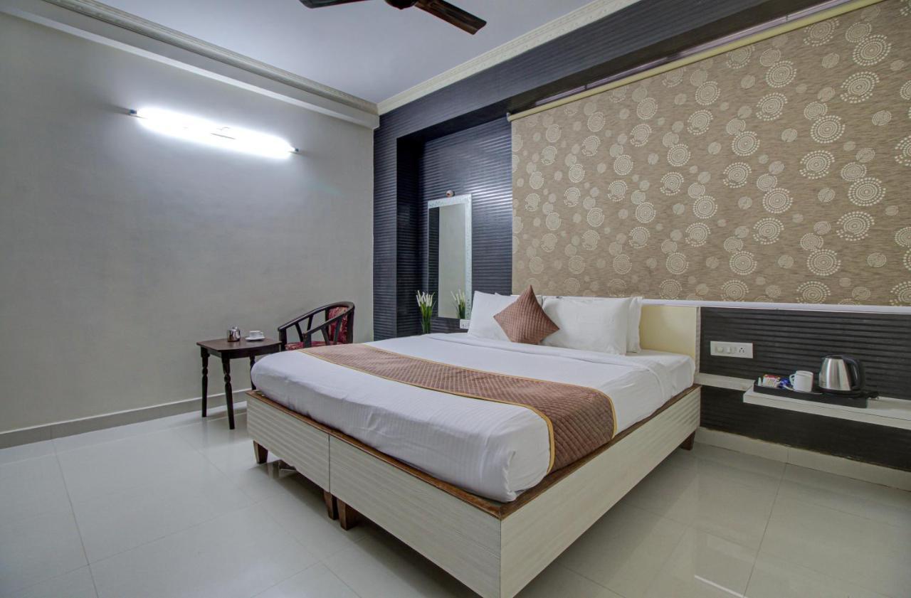 Hotel Royal Classio, Bangalore Esterno foto