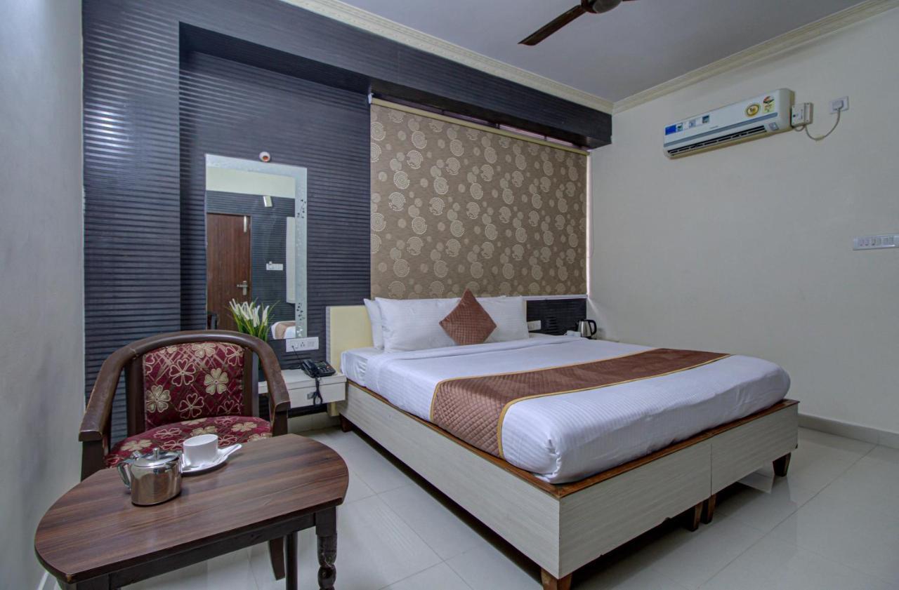 Hotel Royal Classio, Bangalore Esterno foto