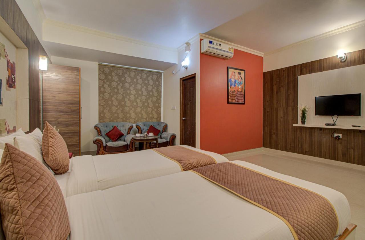 Hotel Royal Classio, Bangalore Esterno foto