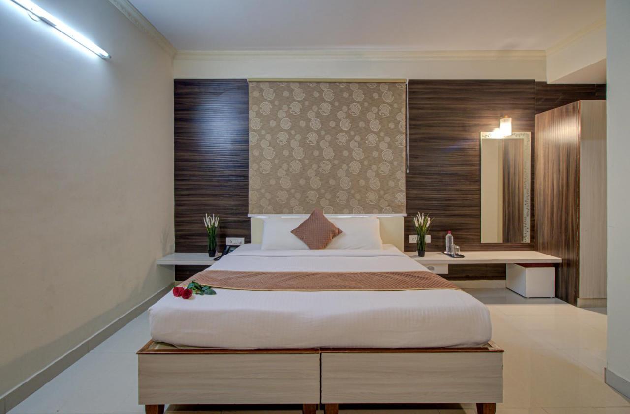 Hotel Royal Classio, Bangalore Esterno foto
