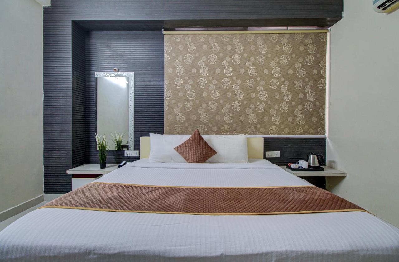 Hotel Royal Classio, Bangalore Esterno foto