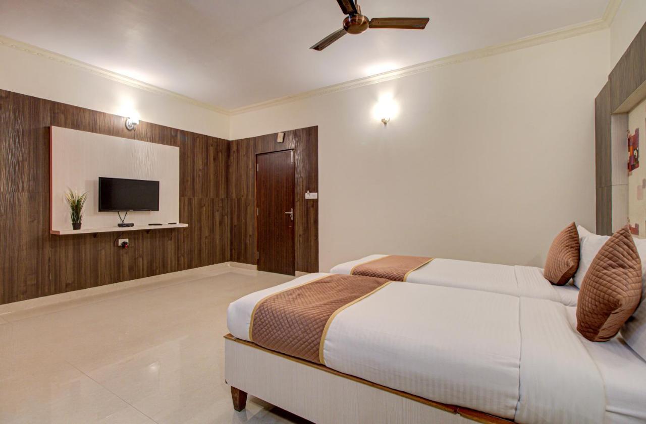 Hotel Royal Classio, Bangalore Esterno foto