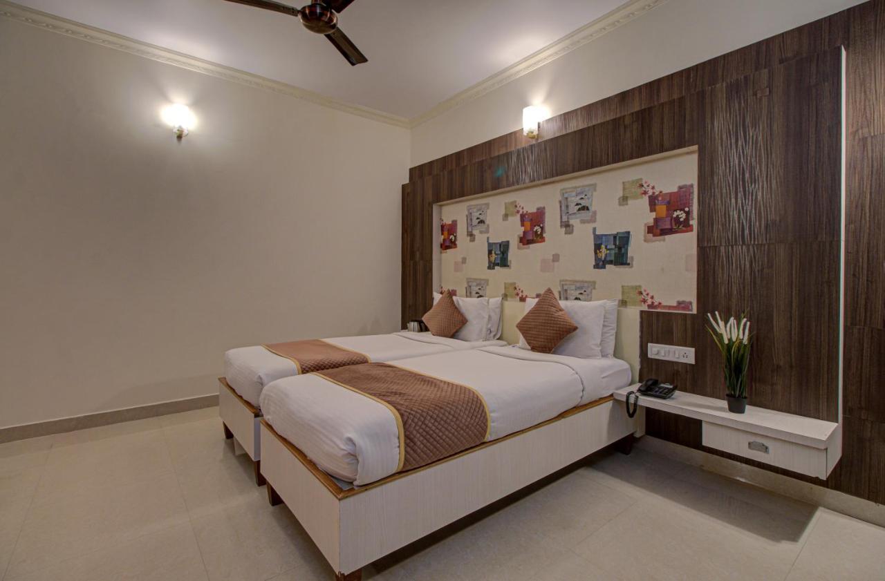 Hotel Royal Classio, Bangalore Esterno foto