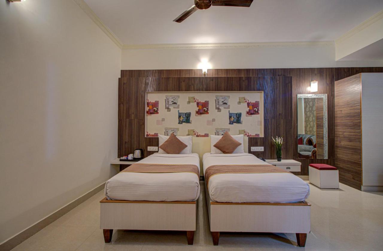Hotel Royal Classio, Bangalore Esterno foto